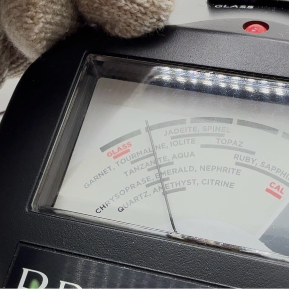 Genuine Emerald Solitaire Ring Pave’ Side Stones 1 ct NIB Size 7 - Picture 9 of 14